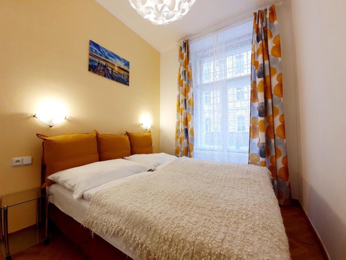 Apartment Prag Exteriör bild