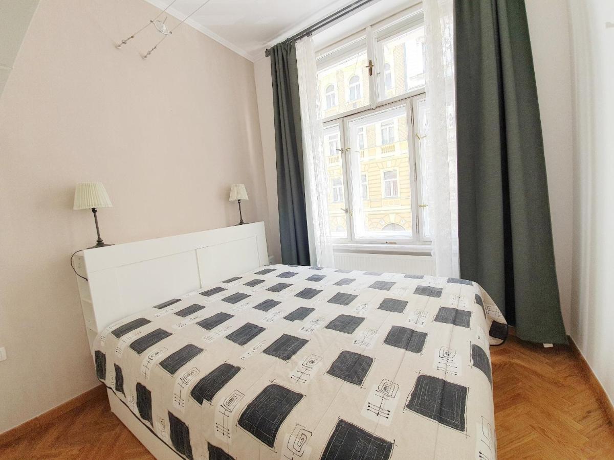 Apartment Prag Exteriör bild