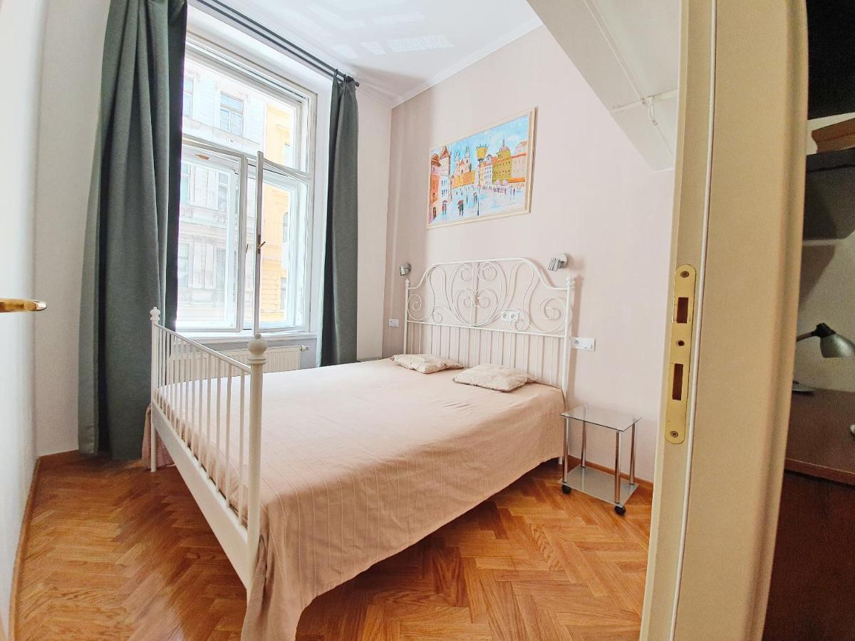 Apartment Prag Exteriör bild